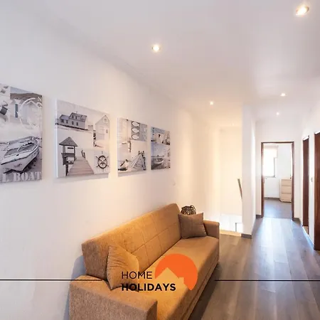 #046 Oldtown With Private Terrace Semesterbostad *